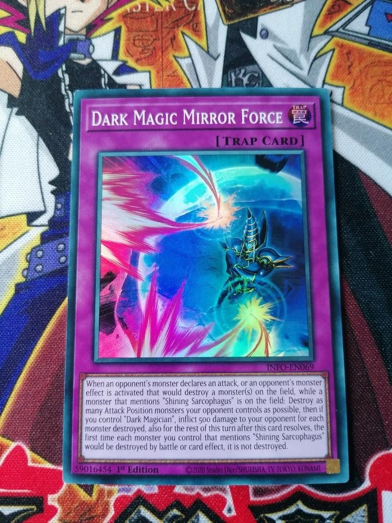 Dark Magic Mirror Force - Super Rare INFO - Yu-Gi-Oh, Ophalen of Verzenden, Zo goed als nieuw, Foil
