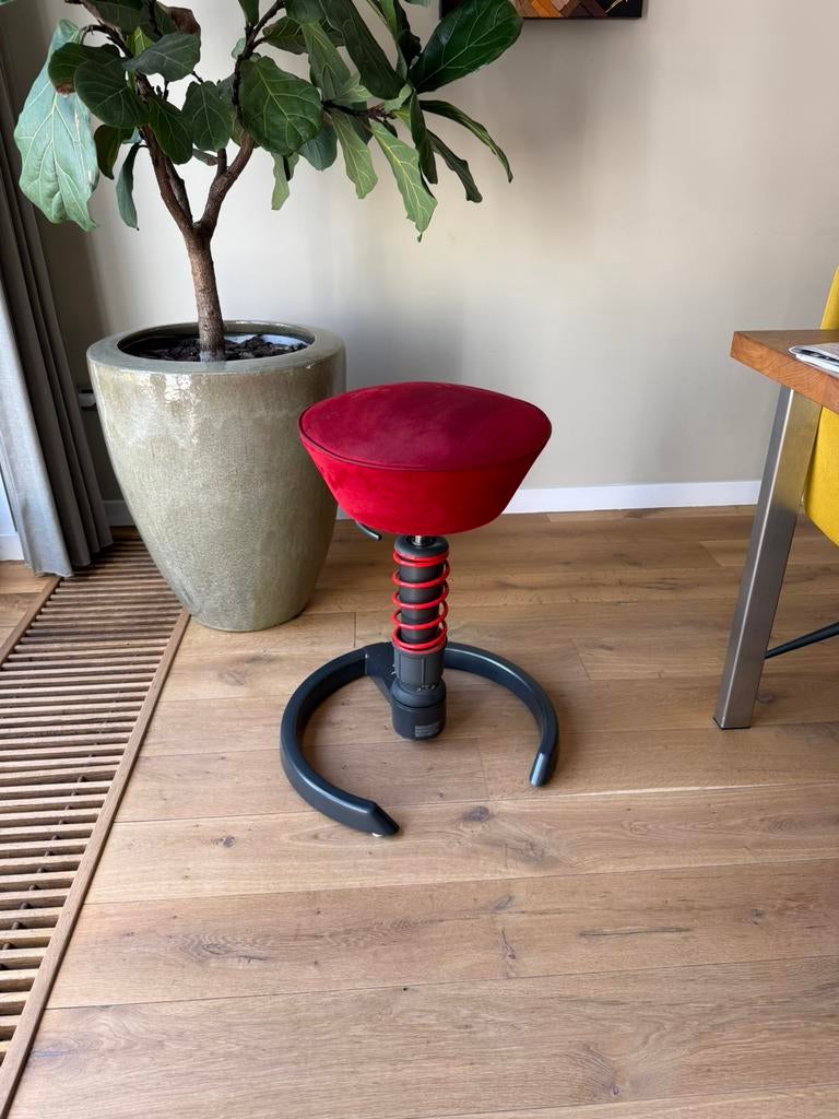 Aeris Swopper rood, ergonomische bureaukruk, Ophalen of Verzenden, Zo goed als nieuw, Swopperstraat, Bureaukruk