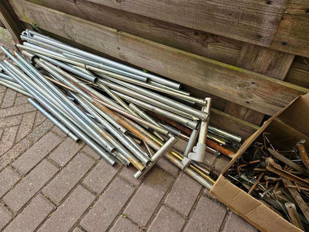 Voortentstangen en haringen (oud ijzer), Caravans en Kamperen, Ophalen