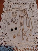 Partij vintage sieraden, sieraden set goud kleurig, Overige materialen, Gebruikt, Ophalen of Verzenden, Met edelsteen