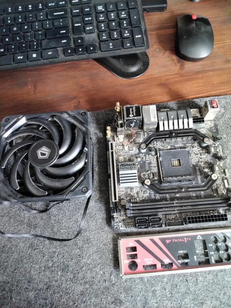 ASRock Fatal1ty B450 Gaming-ITX/ac Moederbord met WiFi 6, Ophalen, Gebruikt, DDR4, AM4