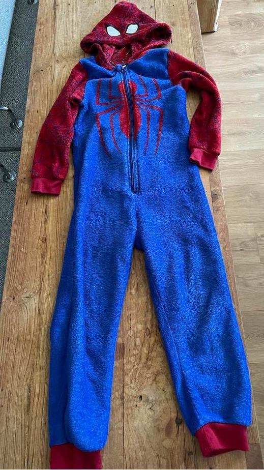 Spiderman Onesie Maat 122/128, Kinderen en Baby's, Kinderkleding | Maat 122, Gebruikt, Jongen, Nacht- of Onderkleding, Ophalen of Verzenden