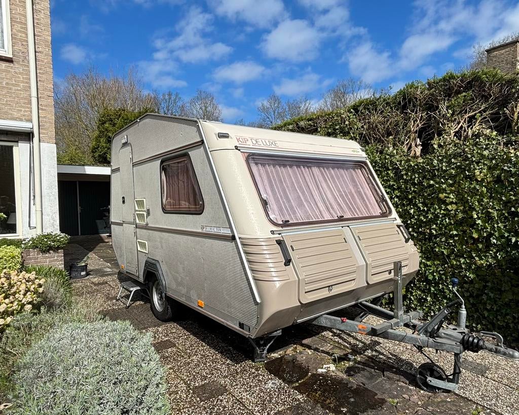 Nette Kip de luxe KL35 EK incl. luifel met nieuwe koelkast!, Rondzit, Kip, Particulier, Tot 4 meter