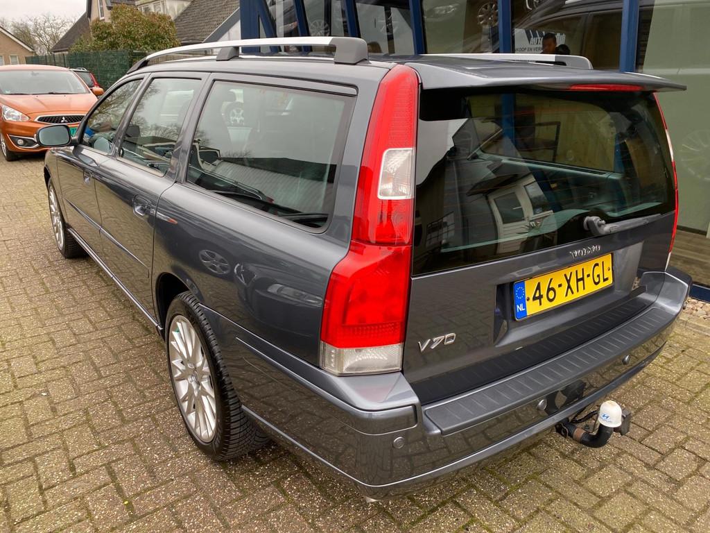 Volvo V70 2.4 Edition Sport LEER / NAVI / YOUNGTIMER, Auto's, Voorwielaandrijving, Navigatiesysteem, Zwart, 1470 kg