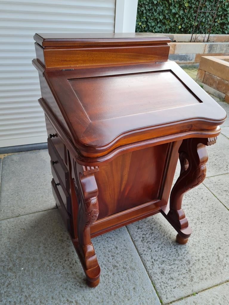 Shrijfbureau donker hout namaak, Huis en Inrichting, Bureaus, Ophalen, Zo goed als nieuw, Bureau