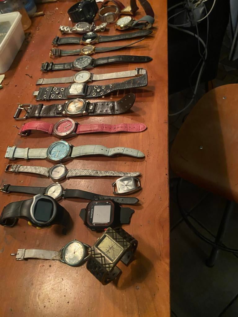 20 Horloges - Diverse Stijlen en Merken, Overige merken, Overige materialen, Gebruikt, Polshorloge