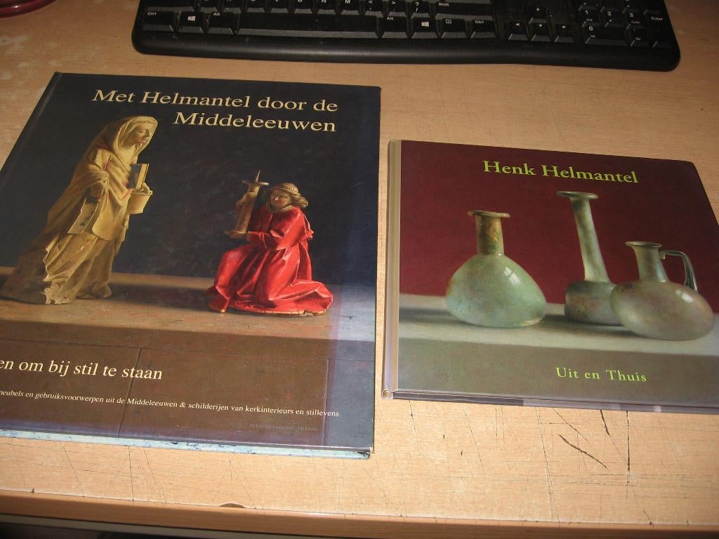 Henk Helmantel  Met Helmantel door de Middeleeuwen/Uit en Th, Ophalen of Verzenden, Zo goed als nieuw, Schilder- en Tekenkunst
