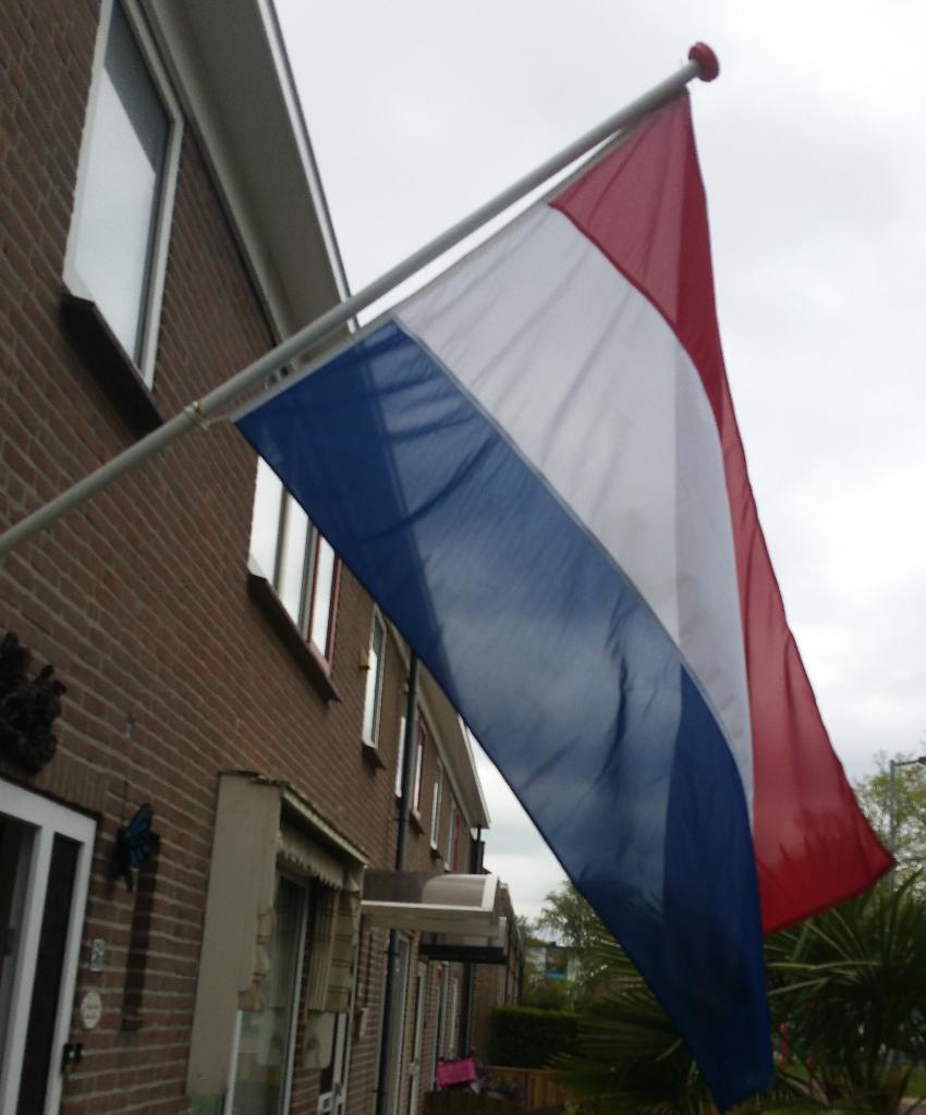 Nederlandse vlag 1x1,5m compleet met vlaggenstok, Ophalen, Gebruikt