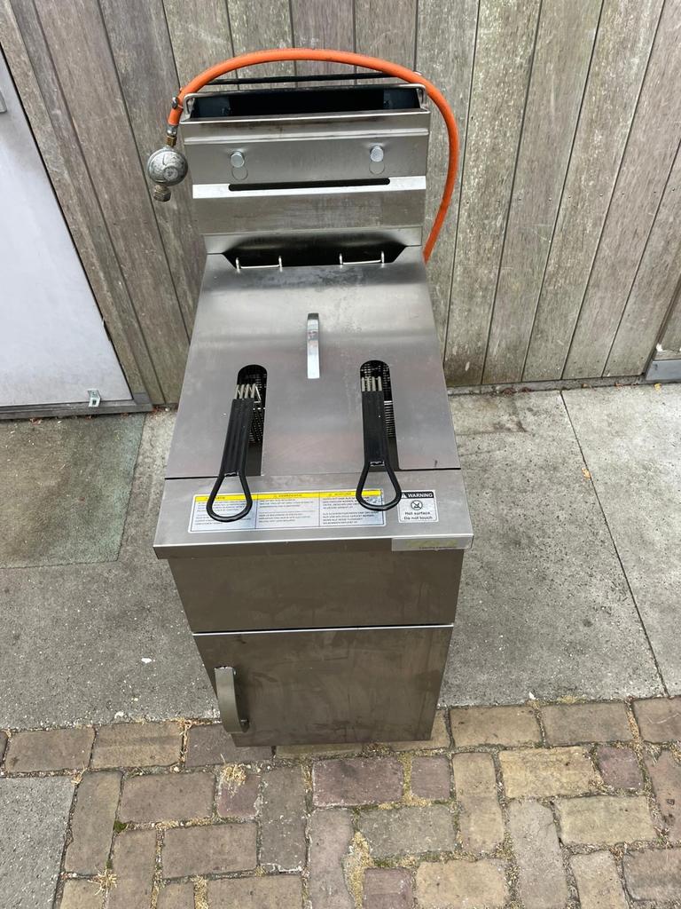 Frituurpan op propaangas, Witgoed en Apparatuur, Frituurpannen, 4 liter of meer, Ophalen, Zo goed als nieuw, Duo-friteuse