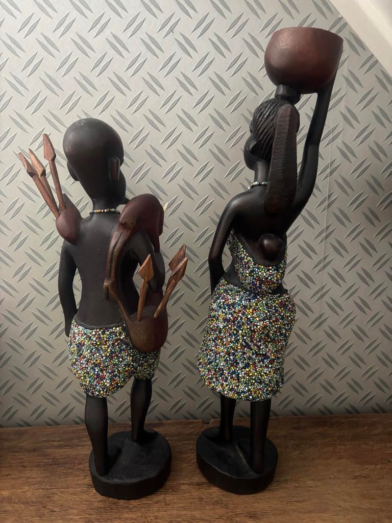 Houten Afrikaanse beelden, man en vrouw, Ophalen