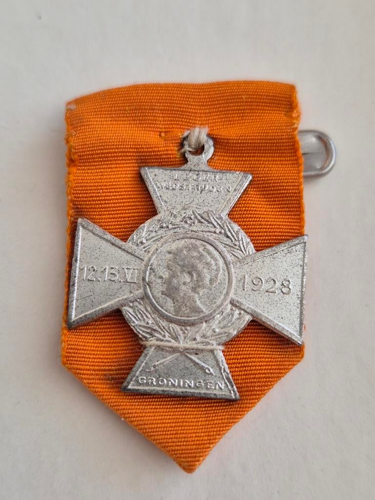 Medaille legerwedstrijden 1928 Groningen, Ophalen of Verzenden, Nederland, Lintje, Medaille of Wings
