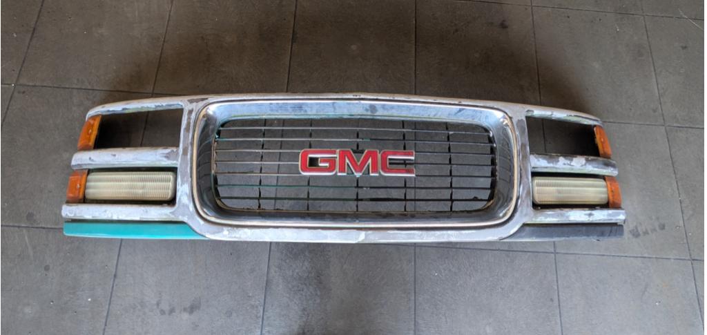 GMC Savana Grille 1996-2002, Auto-onderdelen, Gebruikt, Info@gm.com, Chevrolet, Ophalen of Verzenden