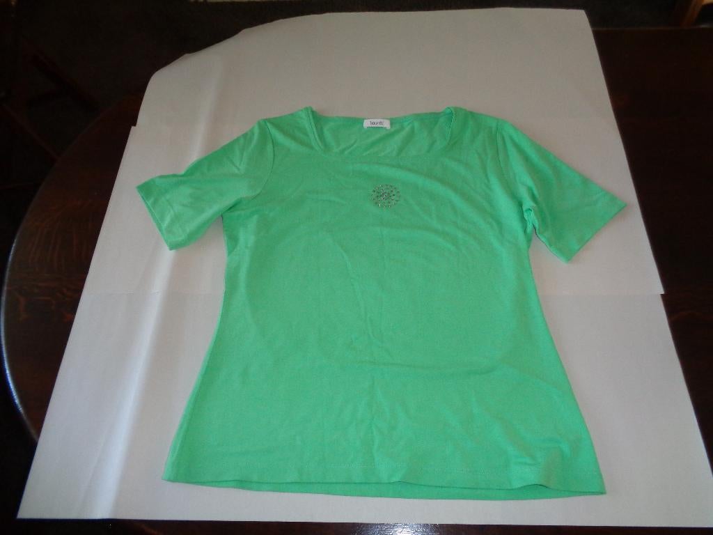 LAUREL appelgroen shirt met steentjes opdruk, Kleding | Dames, LAUREL, Maat 42/44 (L), Nieuw, Ophalen of Verzenden