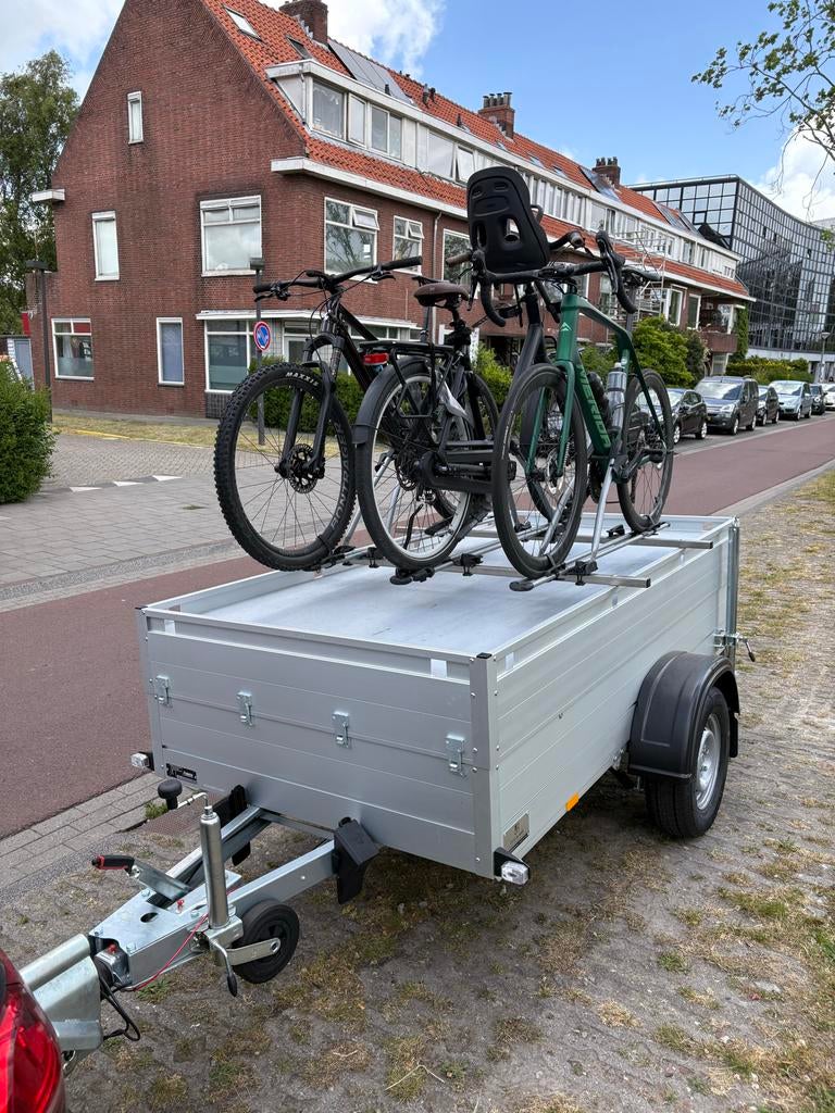 Grote Anssems bagagewagen 251x126x48 te huur + 100km/u tempo, Eén persoon