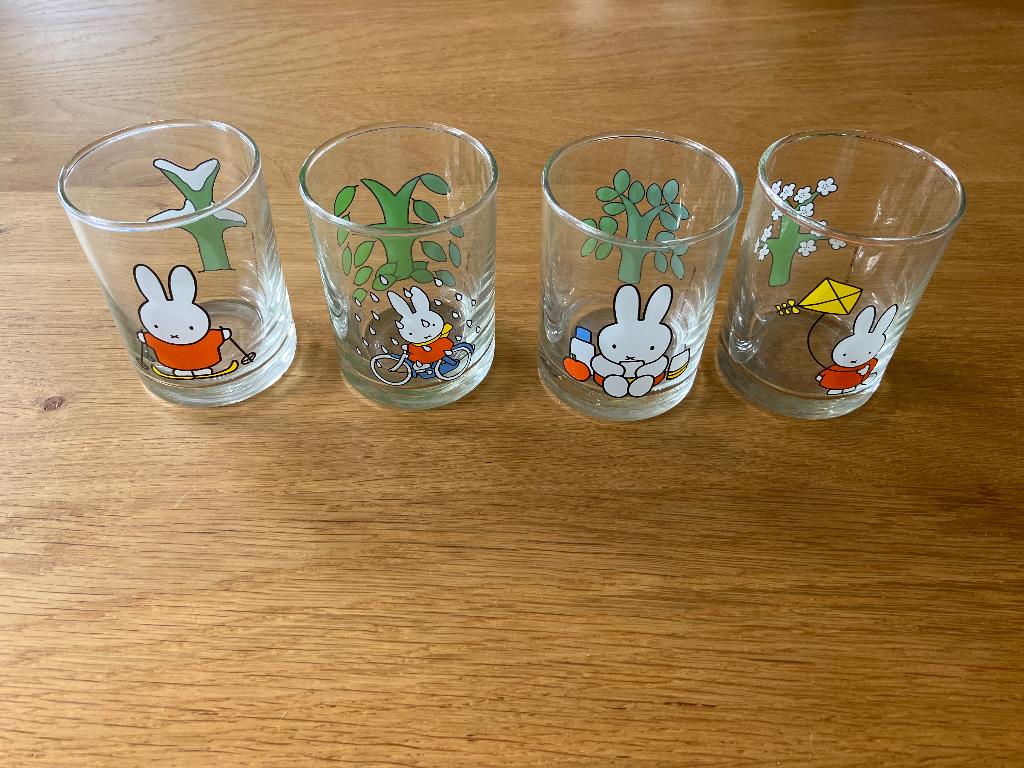 Glaasjes Nijntje, Ophalen of Verzenden, Zo goed als nieuw, Frisdrankglas