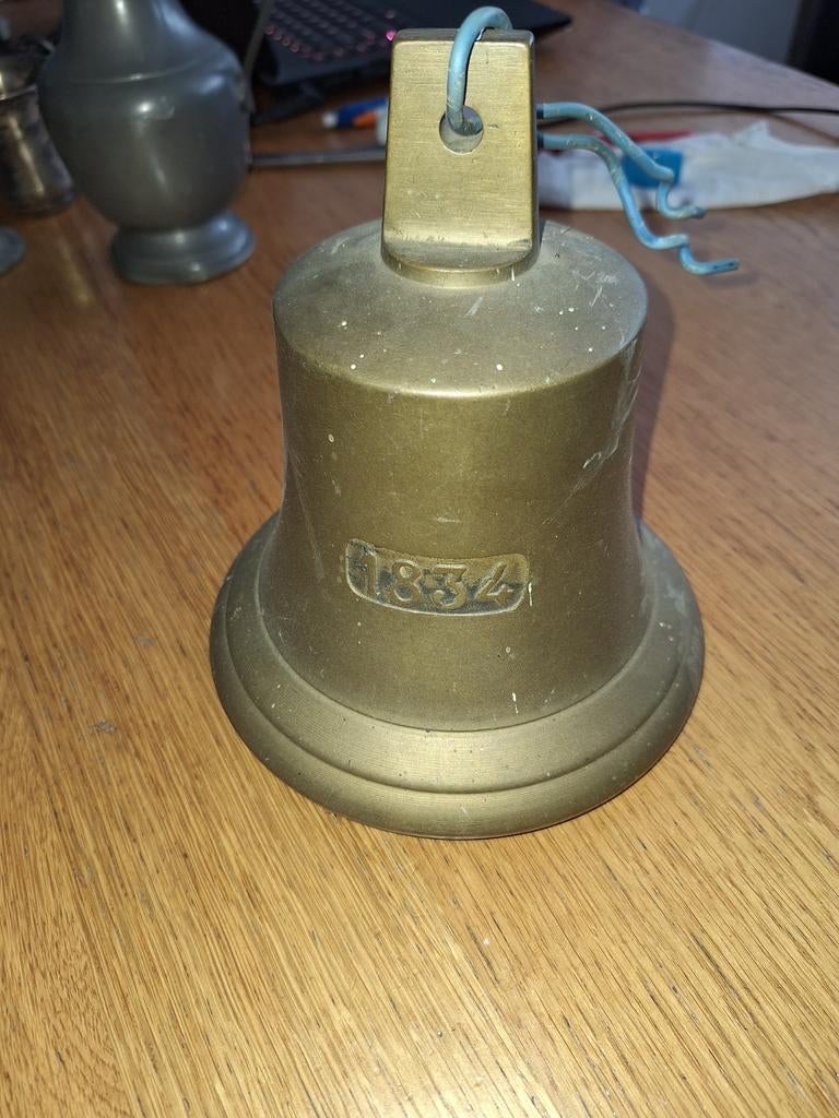 Messing bel met jaartal 1834, Antiek en Kunst, Antiek | Koper en Brons, Ophalen of Verzenden