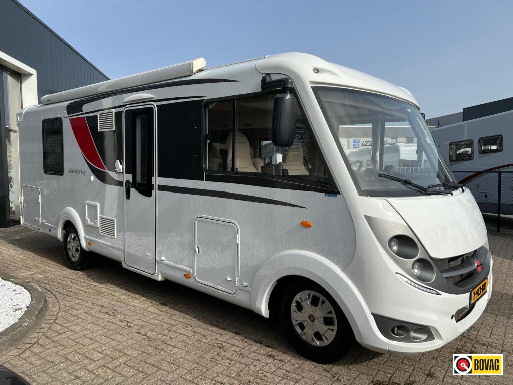 Bürstner Aviano I 727 queensbed hefbed 150PK, 2016, Caravans en Kamperen, Campers, Integraal, Ringverwarming, Fiat, Afzuigkap