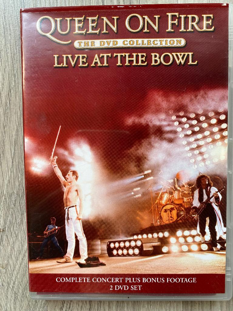 Queen - Live At The Bowl 2-DVD, Alle leeftijden, Ophalen of Verzenden, Gebruikt, Muziek en Concerten