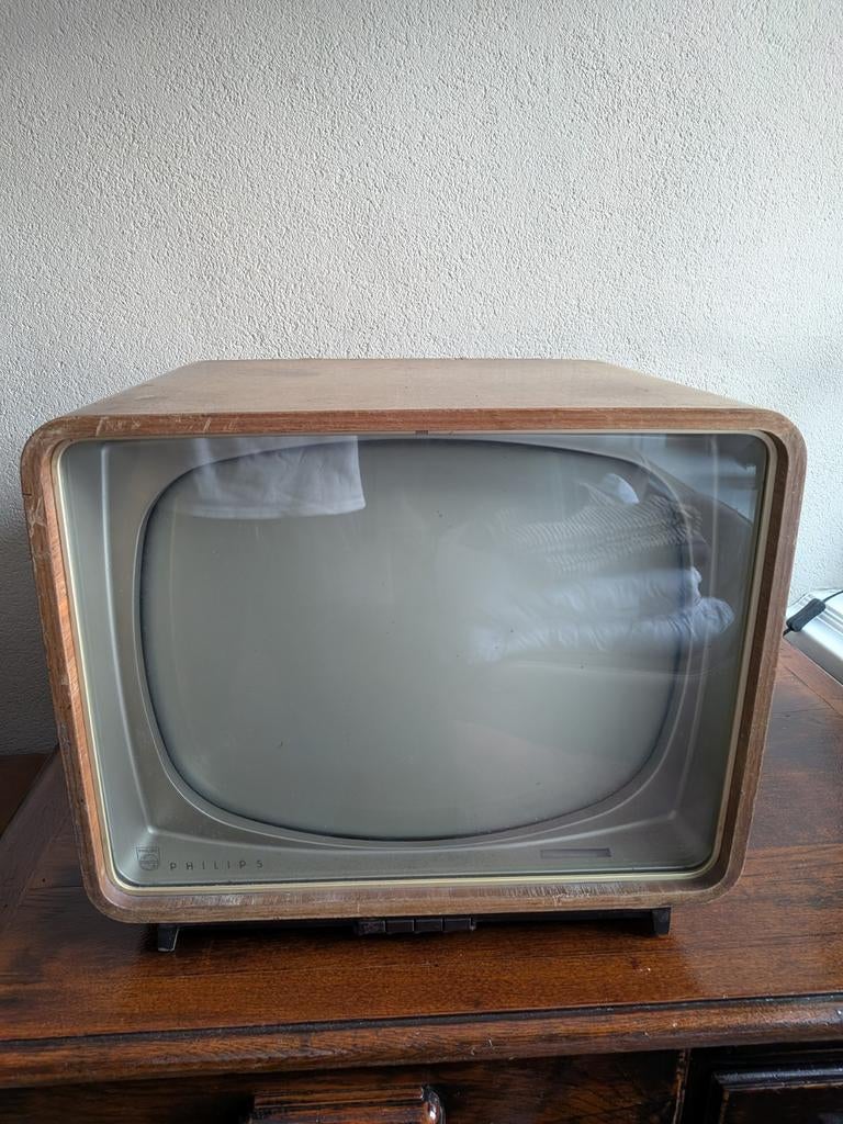 Vintage Philips televisie model 17TX250A uit eind jaren '50., Ophalen