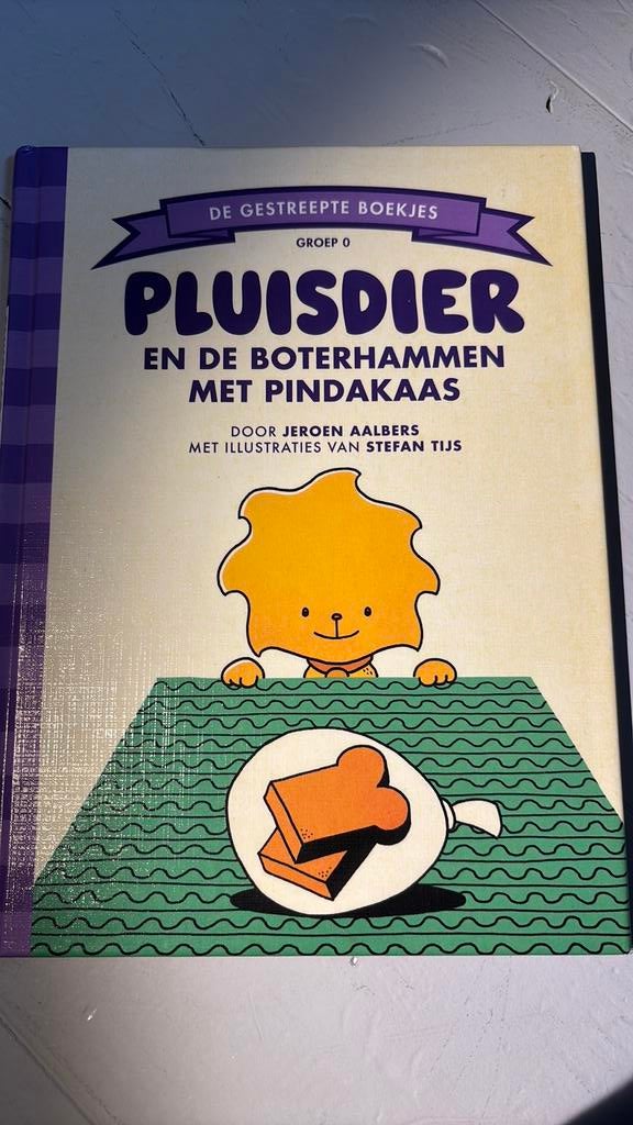 Pluisdier en de boterhammen met pindakaas, Ophalen of Verzenden, Zo goed als nieuw, Fictie algemeen
