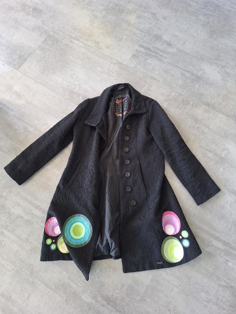 Desigual Zwarte Jas Maat 46 met Kleurrijke Details, Zwart, Maat 46/48 (XL) of groter, Ophalen of Verzenden, Desigual