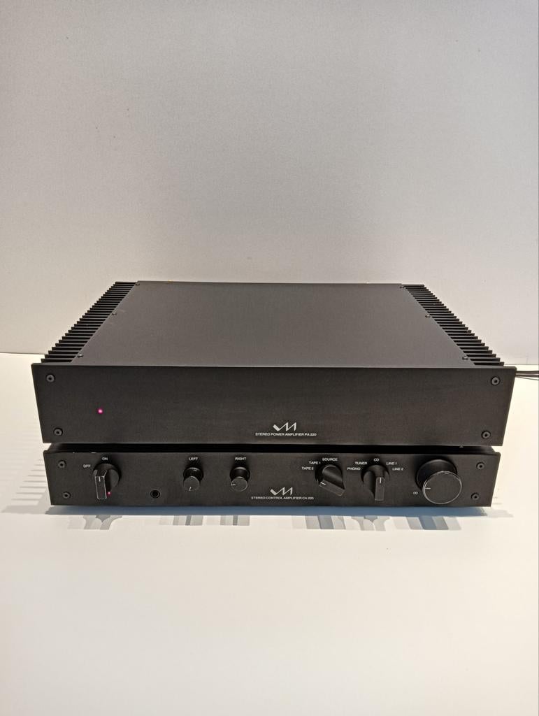 Van Medevoort PA-220 Stereo Eindversterker en Voorversterker, Zo goed als nieuw, 120 watt of meer, Stereo, Ophalen