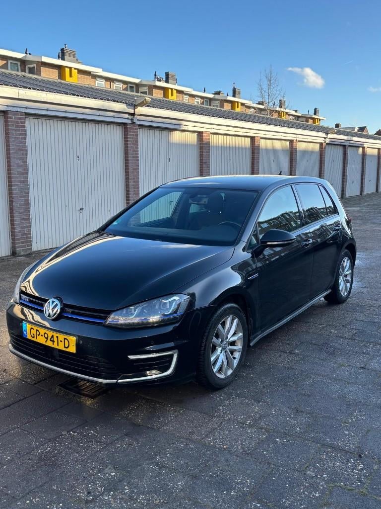 Volkswagen Golf 1.4 TSI150KW GTE 5D 2015 Zwart | Trekhaak, Stof, 4 cilinders, 150 pk, Zwart