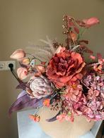 Prachtig bloemstuk in aardewerk vaas, Ophalen, Overige kleuren, 50 tot 75 cm, Aardewerk of Porselein