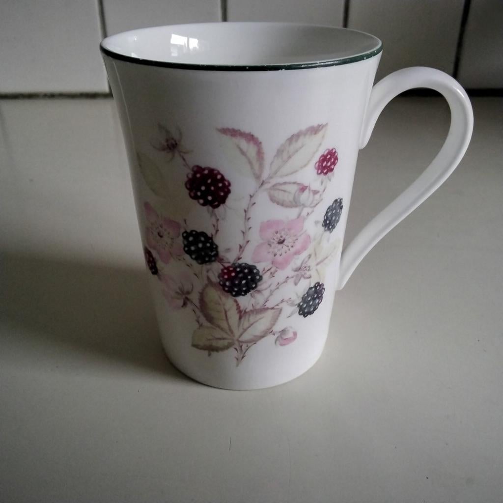 Royal albert/ astbury  mok bramen, Huis en Inrichting, Keuken | Servies, Ophalen of Verzenden, Zo goed als nieuw, Overige stijlen