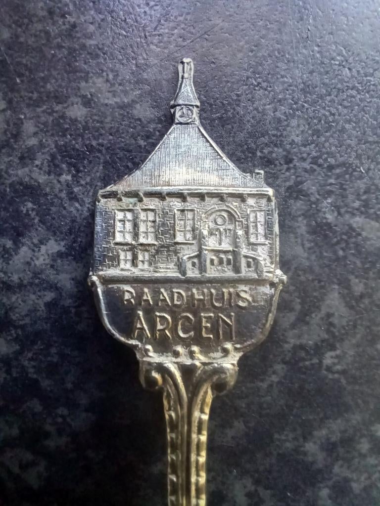Theelepeltje Arcen raadhuis, Antiek en Kunst, Ophalen