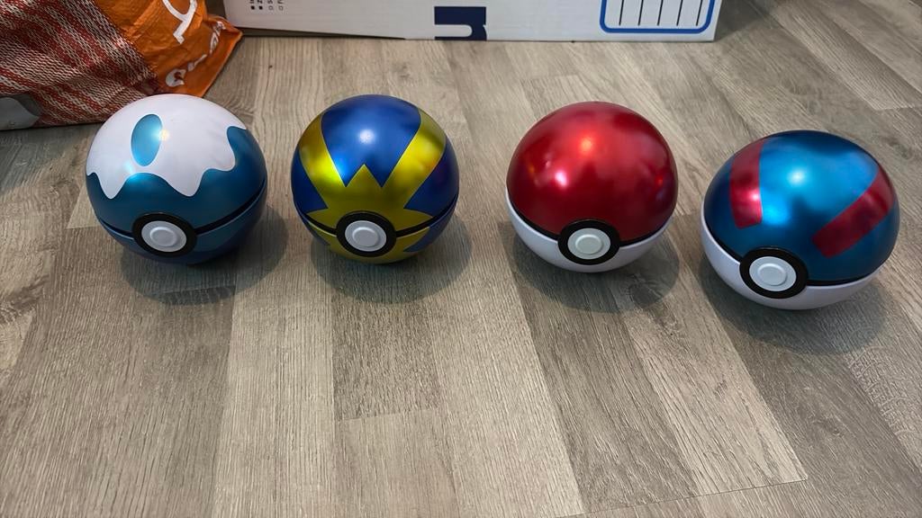 Pokemon ballen, Kinderen en Baby's, Speelgoed | Actiefiguren, Ophalen, Zo goed als nieuw