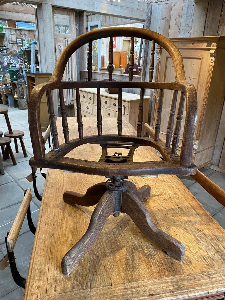 Antieke stoel bureaustoel draaistoel Van Gils, Antiek en Kunst, Antiek | Meubels | Stoelen en Banken, Ophalen