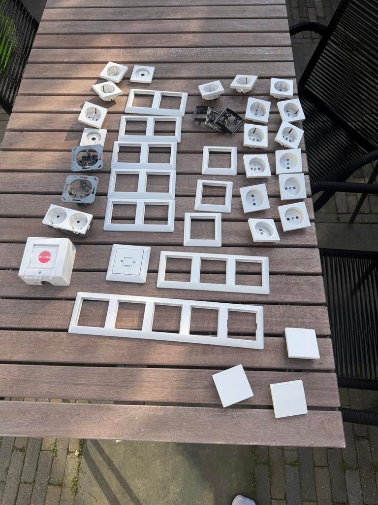 JUNG schakelmateriaal, stopcontacten en afdekramen, Ophalen of Verzenden, Gebruikt, Schakelaar