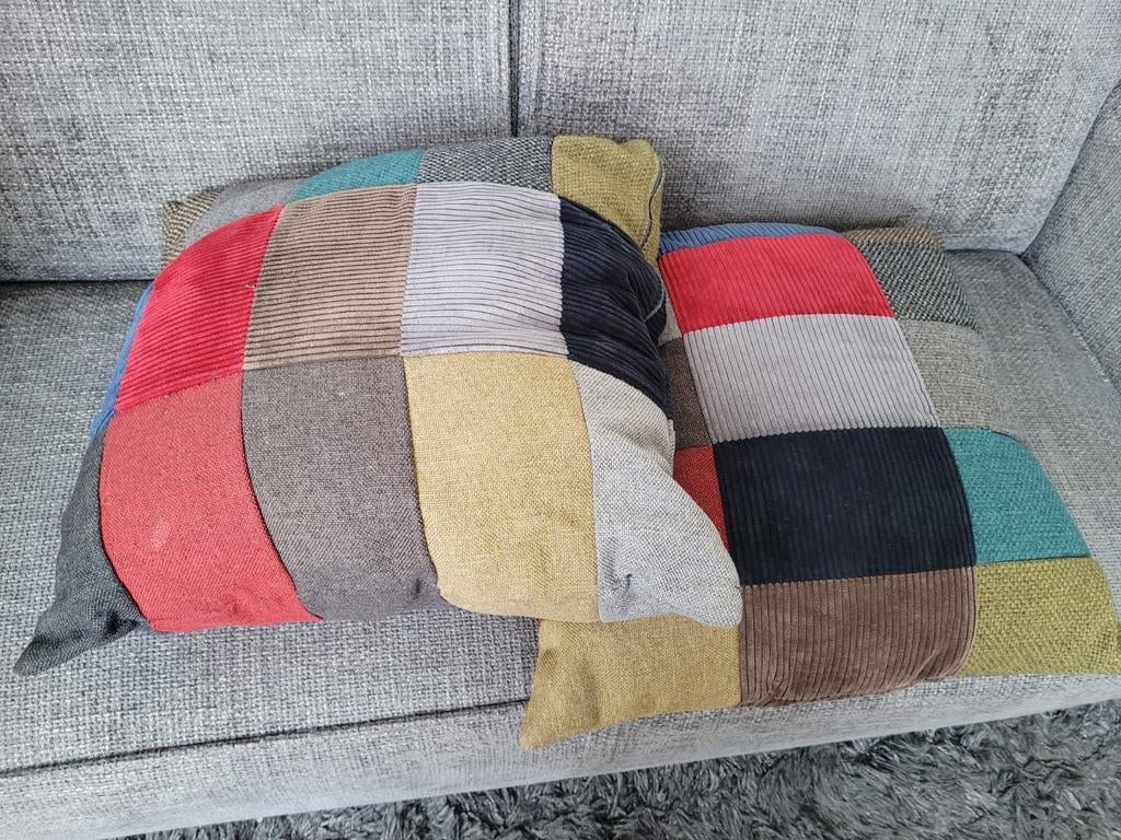 2 kussens 52 x 52 cm gebruikte kussens kussen pillow, Ophalen of Verzenden, Gebruikt