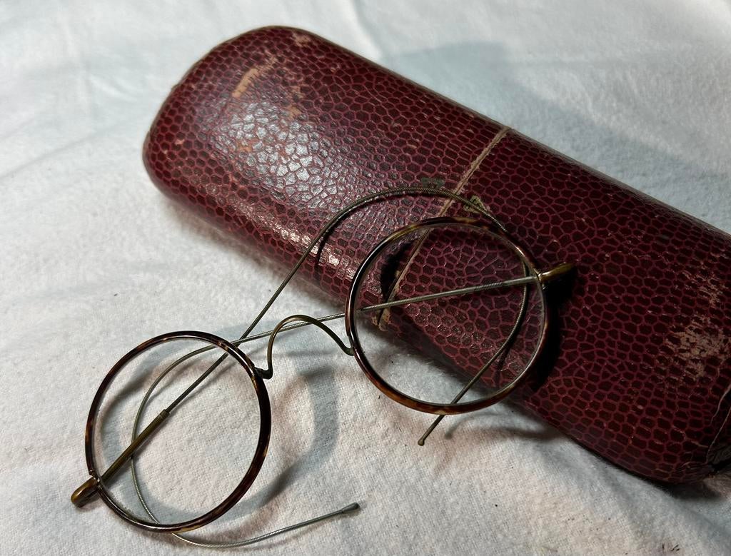 Antieke heren bril in antieke brillenkoker, Overige merken, Gebruikt, Ophalen of Verzenden, X
