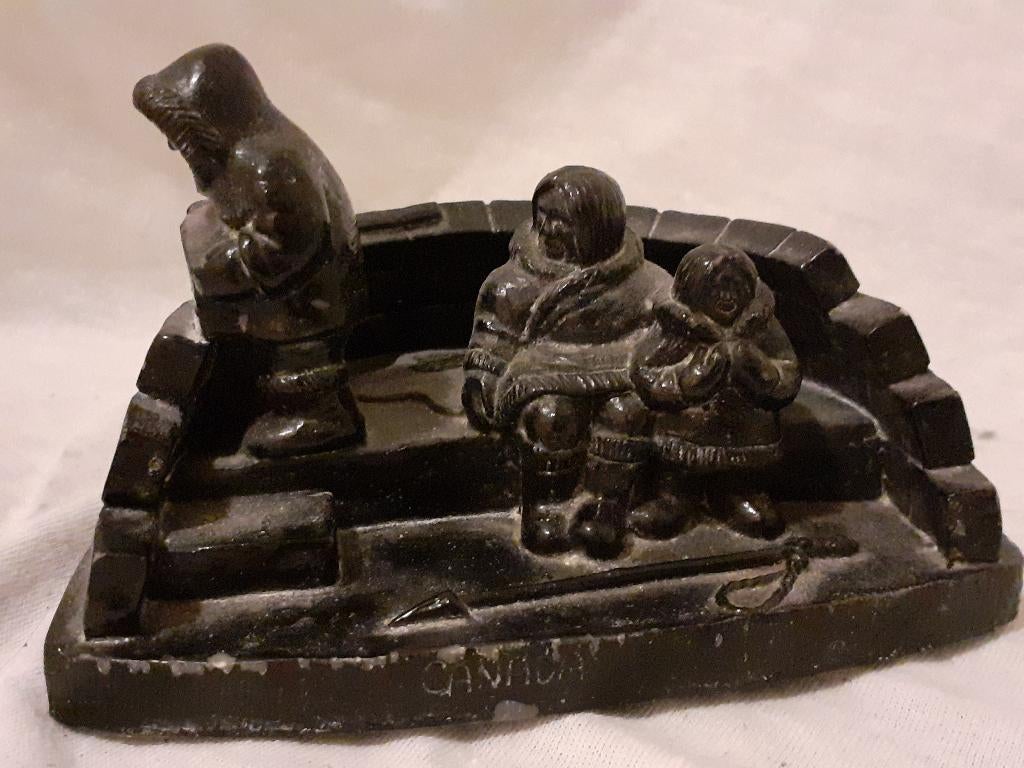 Eskimo – Inuit beeldje Canada €10,- ., Verzamelen, Beelden en Beeldjes, Ophalen of Verzenden, Gebruikt, Overige typen