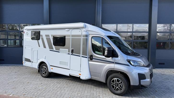Carado V337 PRO+ Automaat Modeljaar 2026, Caravans en Kamperen, Campers, Bedrijf, tot en met 2, Half-integraal, Carado, Fiat, Diesel