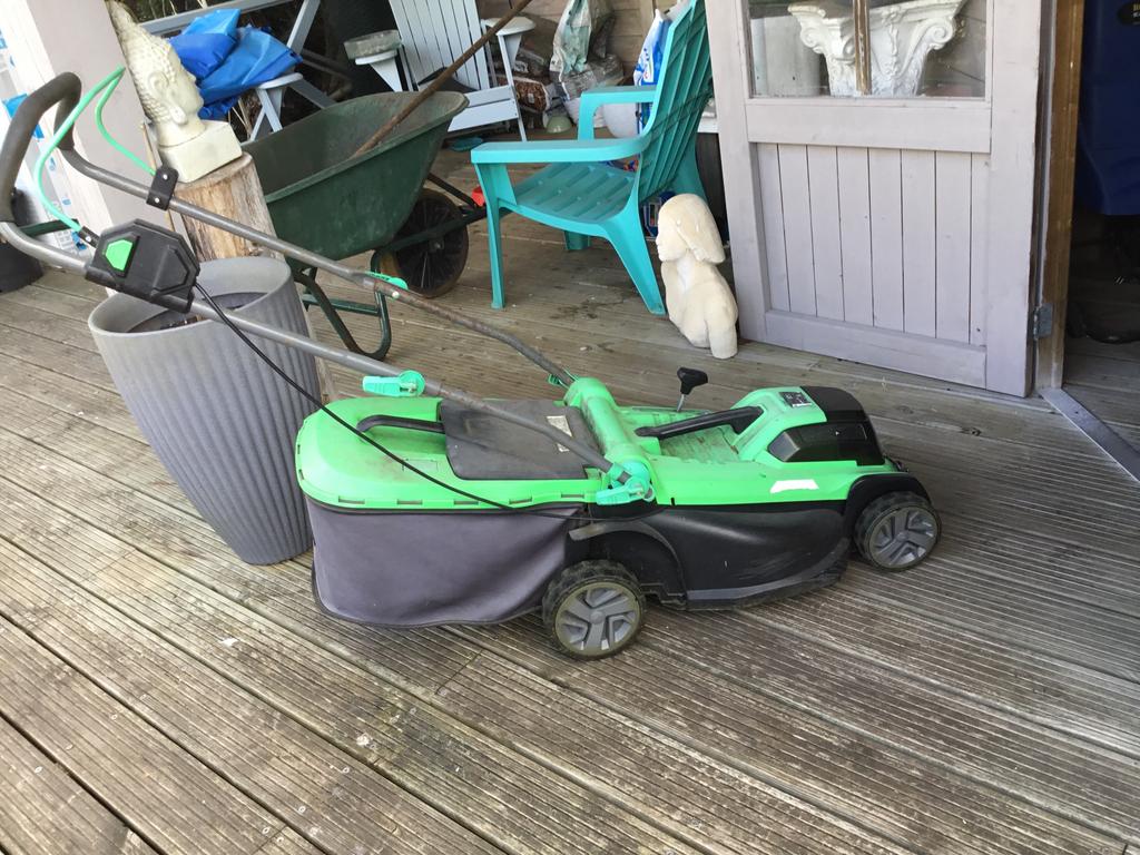 Accu maaimachine te koop, Tuin en Terras, Grasmaaiers, Ophalen of Verzenden, Zo goed als nieuw