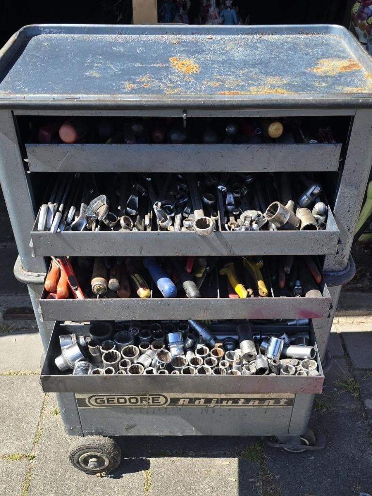 GEDORE ADJUTANT GEREEDSCHAPKAR vol met gereedschap, Ophalen, Gevuld, Gebruikt