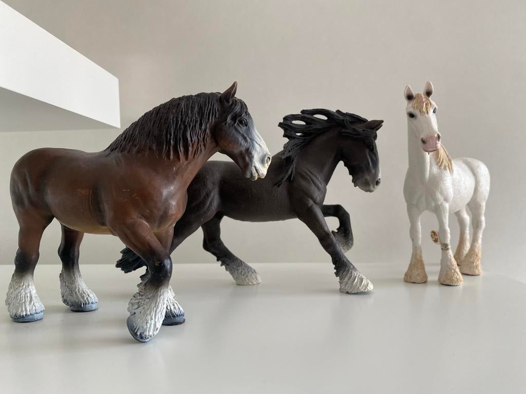 Schleich Shire’s, Ophalen of Verzenden, Zo goed als nieuw, Paard, Beeldje of Figuurtje