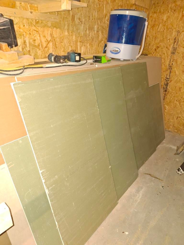 Groen gips, 7m2, Huis en Inrichting, Stoffering | Vloerbedekking, Ophalen, Minder dan 10 m², Groen, Tapijt