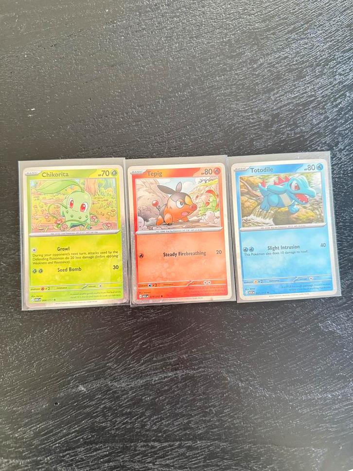 Chikorita, Tepig & Totodile pokemonkaart holo, Hobby en Vrije tijd, Verzamelkaartspellen | Pokémon, Zo goed als nieuw, Meerdere kaarten