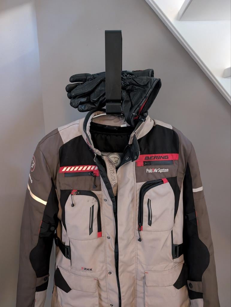 Motor jas drager, Verzenden