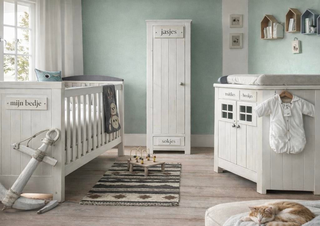 Complete babykamer, ledikant, commode,kledingkast, Kinderen en Baby's, Kinderkamer | Commodes en Kasten, Gebruikt, Commode, 105 cm of meer