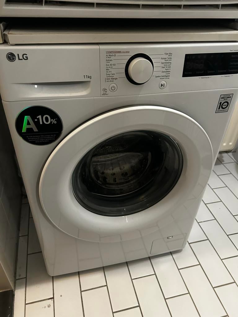 LG Wasmachine 11 kg - 3 jaar oud, werkt perfect!, Ophalen, 1200 tot 1600 toeren, Gebruikt, 10 kg of meer
