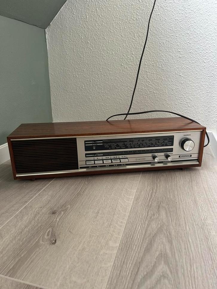 Grundig RF 150 radio, Audio, Tv en Foto, Radio's, Gebruikt, Radio, Ophalen of Verzenden