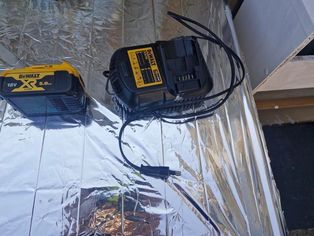 DeWalt Acculader en 18V 5.0Ah Accu, Ophalen of Verzenden, Gebruikt, Overige typen