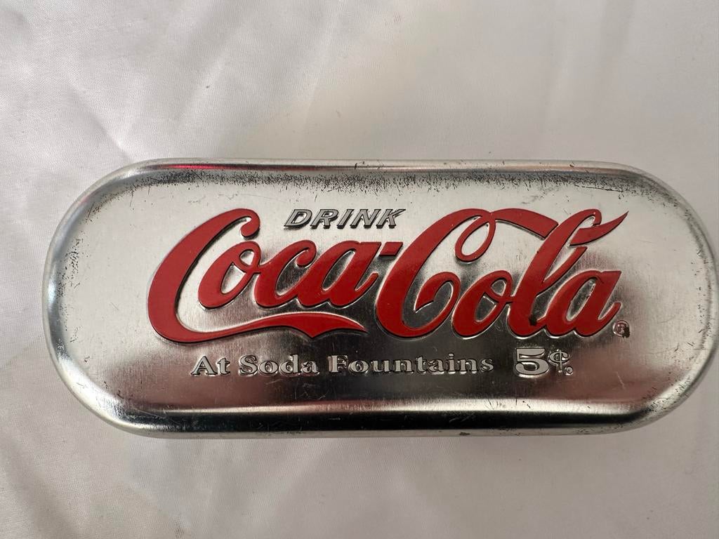 Vintage Coca-Cola blikken brillenkoker - Drink Coca-Cola, Ophalen of Verzenden, Gebruikt, Gebruiksvoorwerp