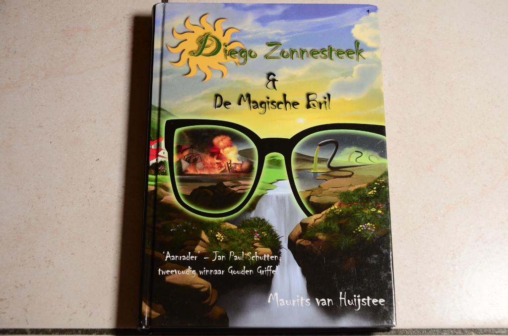 Omnibus Diego Zonnesteek deel 1 & 2 / Maurits van Huijstee, Boeken, Ophalen of Verzenden, Zo goed als nieuw