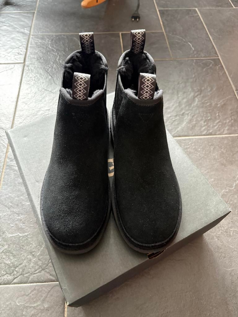 Ugg neumel zwart maat 42 nieuw, Zwart, Boots, Nieuw, Ophalen of Verzenden